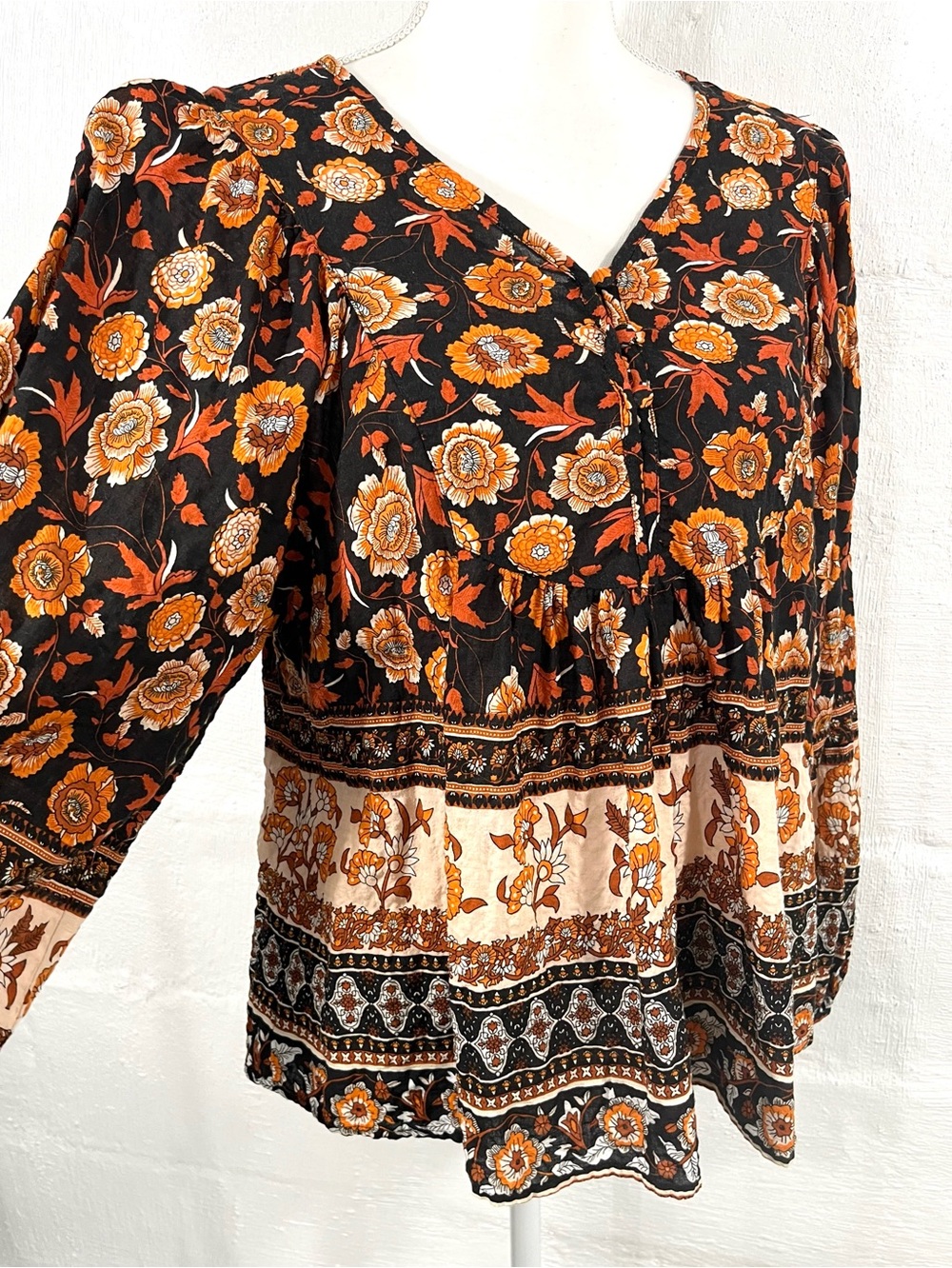 SOLITAIRE FLORAL BOHO PEASANT TOP